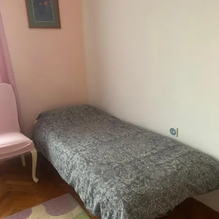 Apartment Alfa *